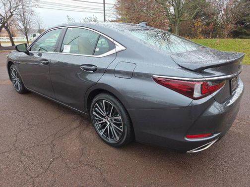 2025 Lexus ES 350 Base