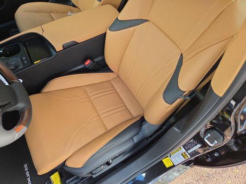 2025 Lexus ES 300h Luxury