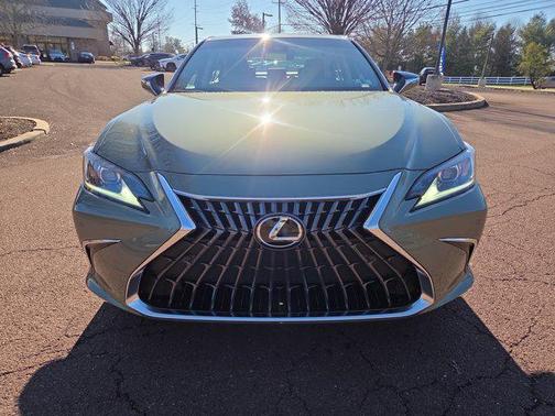 2025 Lexus ES 350 Base