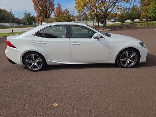 2018 Lexus IS 300 Base