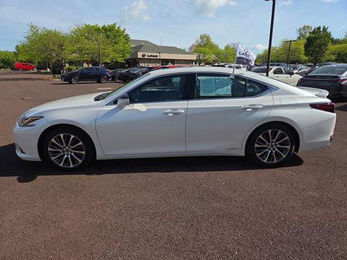 2020 Lexus ES 300h Base