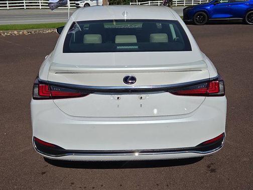 2020 Lexus ES 300h Base