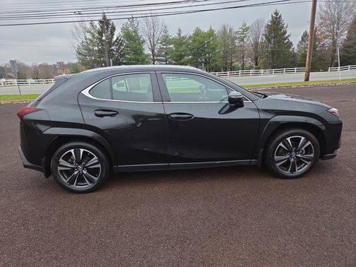 2023 Lexus UX 250h Base