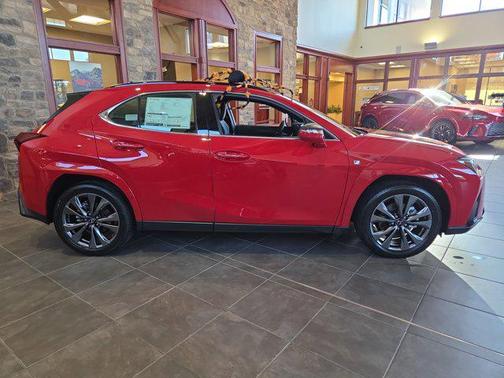 2025 Lexus UX 300h F SPORT Handling