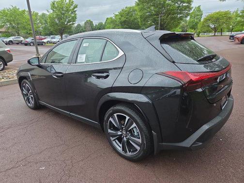 2025 Lexus UX 300h Premium