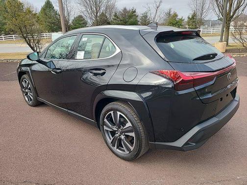 2025 Lexus UX 300h Premium