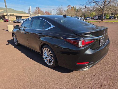 2022 Lexus ES 350 Luxury