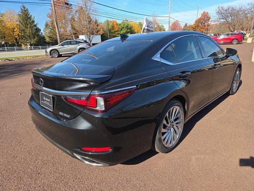 2022 Lexus ES 350 Luxury