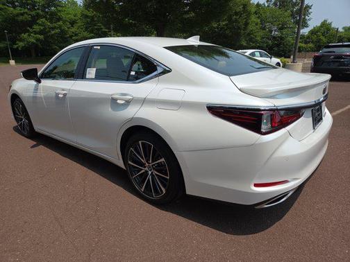 2025 Lexus ES 350 Base