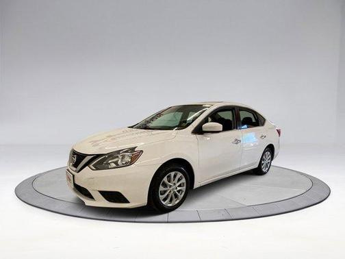 Photo 2 of 39 of 2019 Nissan Sentra SV