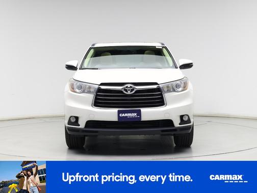 White 2016 Toyota Highlander XLE