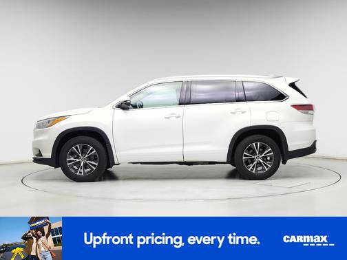 White 2016 Toyota Highlander XLE