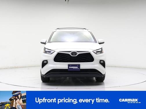 White 2020 Toyota Highlander XLE