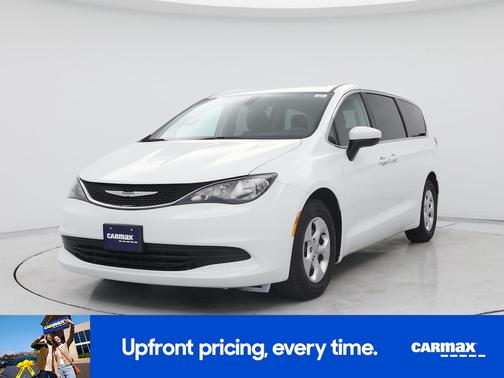 White 2017 Chrysler Pacifica LX