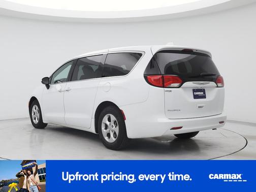 White 2017 Chrysler Pacifica LX