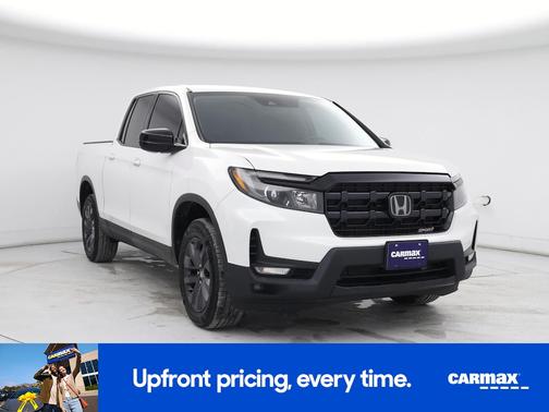 White 2024 Honda Ridgeline Sport