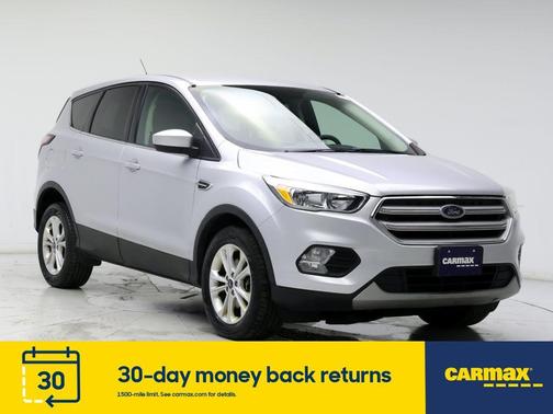 Photo 1 of 25 of 2017 Ford Escape SE