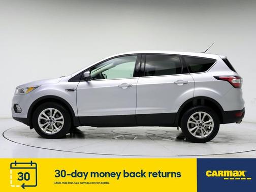 Photo 3 of 25 of 2017 Ford Escape SE