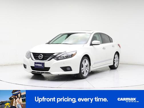White 2017 Nissan Altima SL