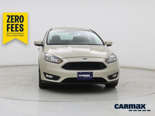 Gold 2018 Ford Focus SEL