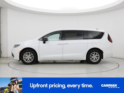 White 2024 Chrysler Pacifica Touring L