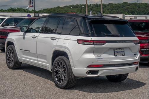 2025 Jeep Grand Cherokee Summit