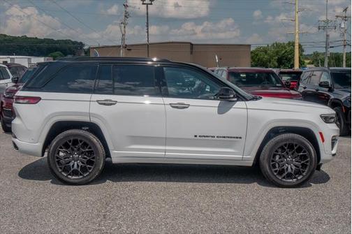 2025 Jeep Grand Cherokee Summit