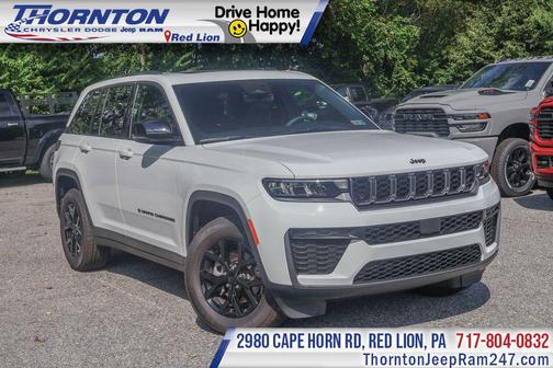 Bright White Clearcoat 2026 Jeep Grand Cherokee Altitude