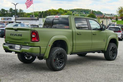 Diamond Black Crystal Pearlcoat 2026 RAM 1500 Big Horn/Lone Star