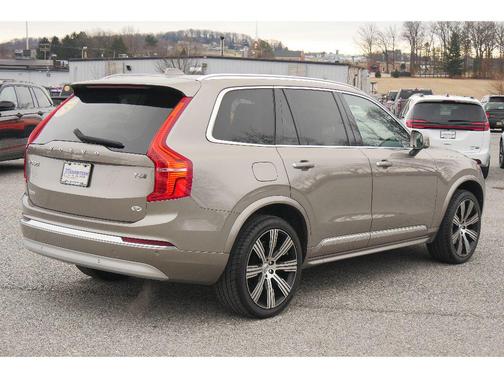 2022 Volvo XC90 T6 Inscription