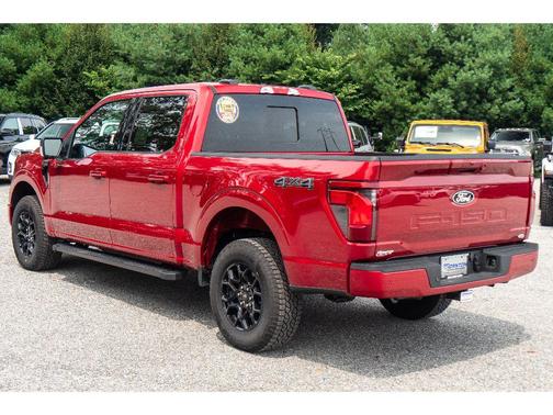 Rapid Red Metallic Tinted Clearcoat 2025 Ford F-150 XLT