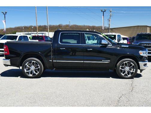 Diamond Black Crystal Pearlcoat 2019 RAM 1500 Limited