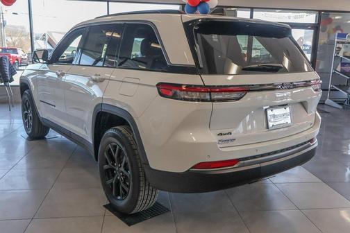 2026 Jeep Grand Cherokee Altitude