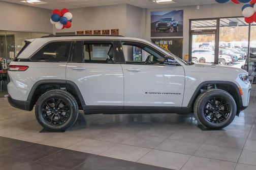 2026 Jeep Grand Cherokee Altitude