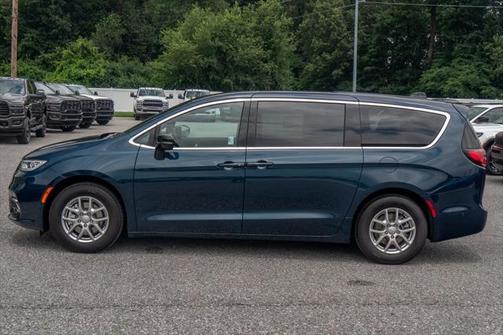 2025 Chrysler Pacifica L