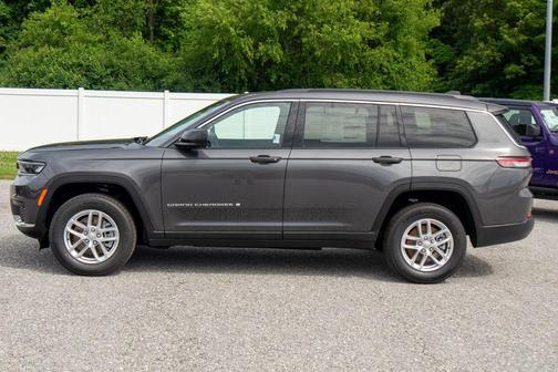 Baltic Gray Metallic Clearcoat 2026 Jeep Grand Cherokee L Laredo