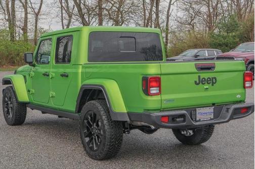 2025 Jeep Gladiator Nighthawk