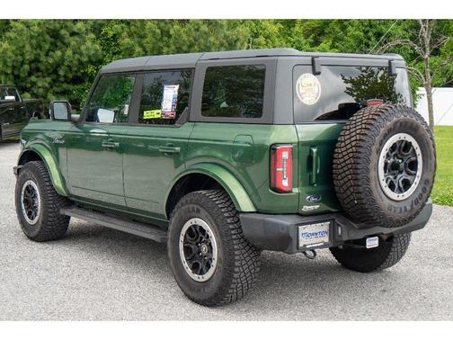 Eruption Green Metallic 2022 Ford Bronco Outer Banks