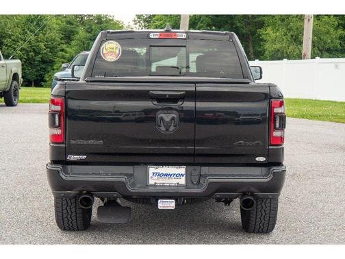 Diamond Black Crystal Pearlcoat 2021 RAM 1500 Laramie
