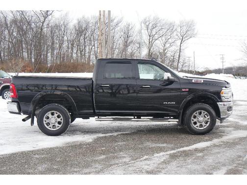 2022 RAM 2500 Laramie Crew Cab 4x4 6'4' Box