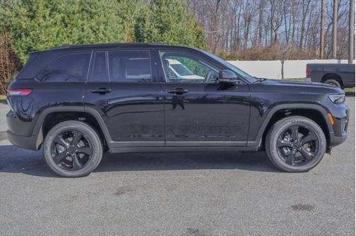 2025 Jeep Grand Cherokee Altitude