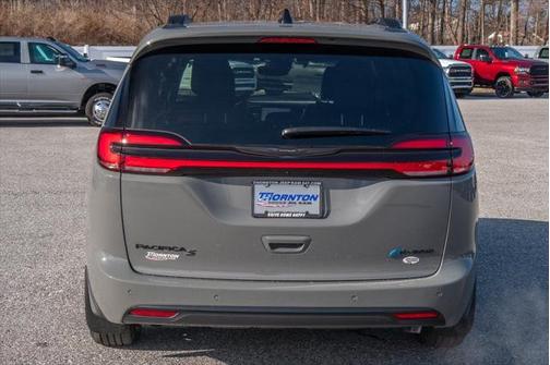 2025 Chrysler Pacifica Hybrid Premium S Appearance Pkg