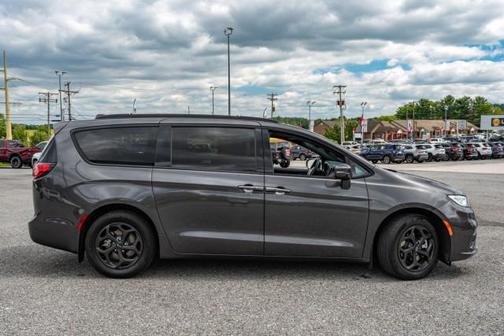 2021 Chrysler Pacifica Hybrid Touring L