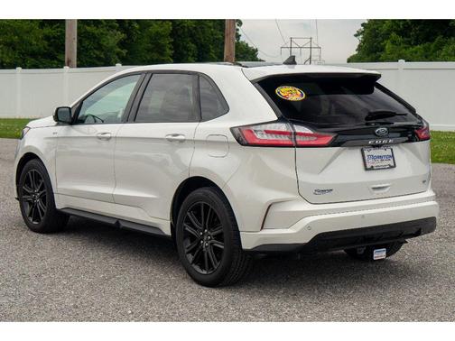 Star White Metallic Tri-Coat 2022 Ford Edge ST Line