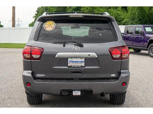 Magnetic Gray Metallic 2018 Toyota Sequoia Platinum