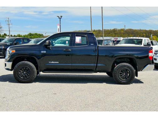 Midnight Black Metallic 2020 Toyota Tundra SR5