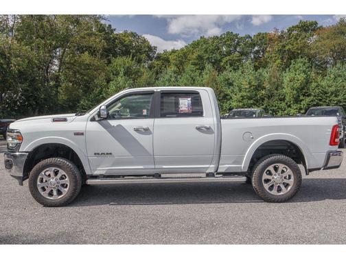 2022 RAM 2500 Laramie Crew Cab 4x4 6'4' Box