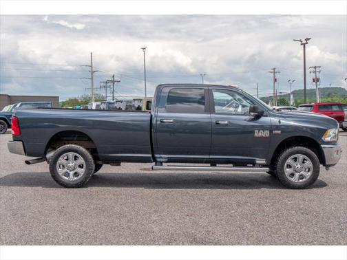 2018 RAM 2500 SLT Crew Cab 4x4 8' Box