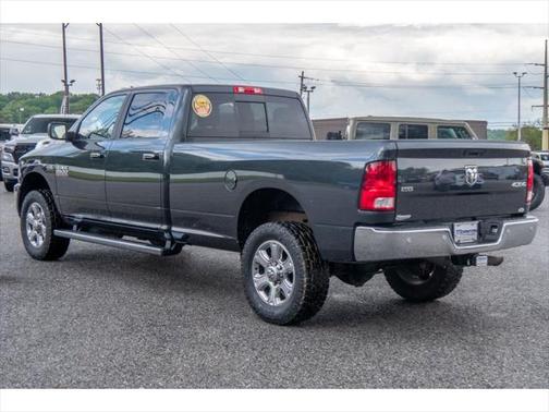 2018 RAM 2500 SLT Crew Cab 4x4 8' Box