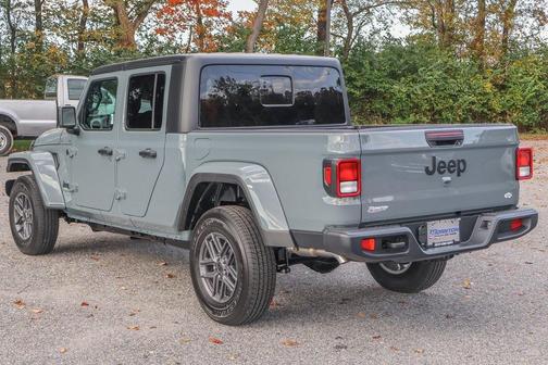 2025 Jeep Gladiator Sport S